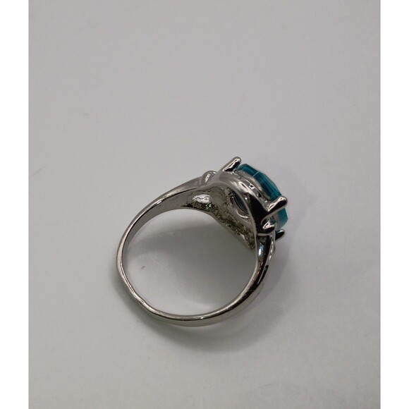 Women's Turquoise Crystal Alloy Fashion Ring U.S Size 6.5 New! - Picture 2 of 3